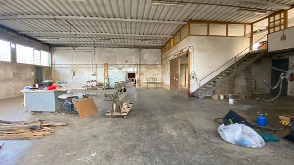 locale di sgombero in vendita a Ponsacco