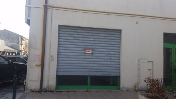 locale commerciale in vendita a Ponsacco