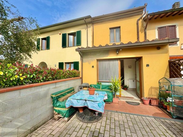 casa indipendente in vendita a Ponsacco