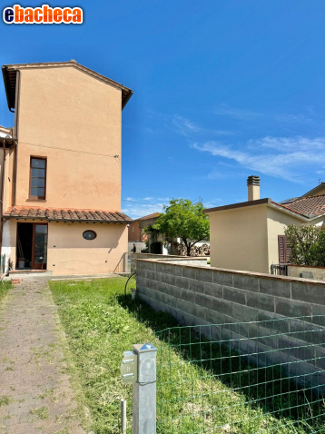 casa indipendente in vendita a Ponsacco