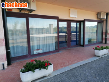 locale commerciale in vendita a Ponsacco