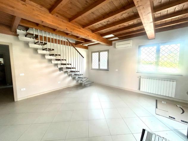 casa indipendente in vendita a Ponsacco