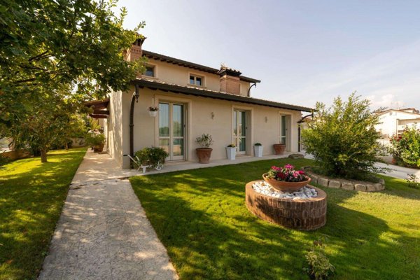 casa indipendente in vendita a Ponsacco
