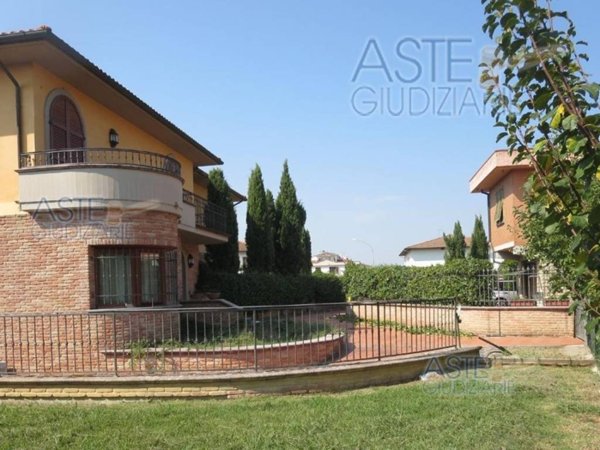 casa indipendente in vendita a Ponsacco