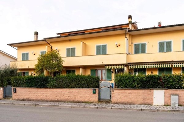 casa indipendente in vendita a Ponsacco