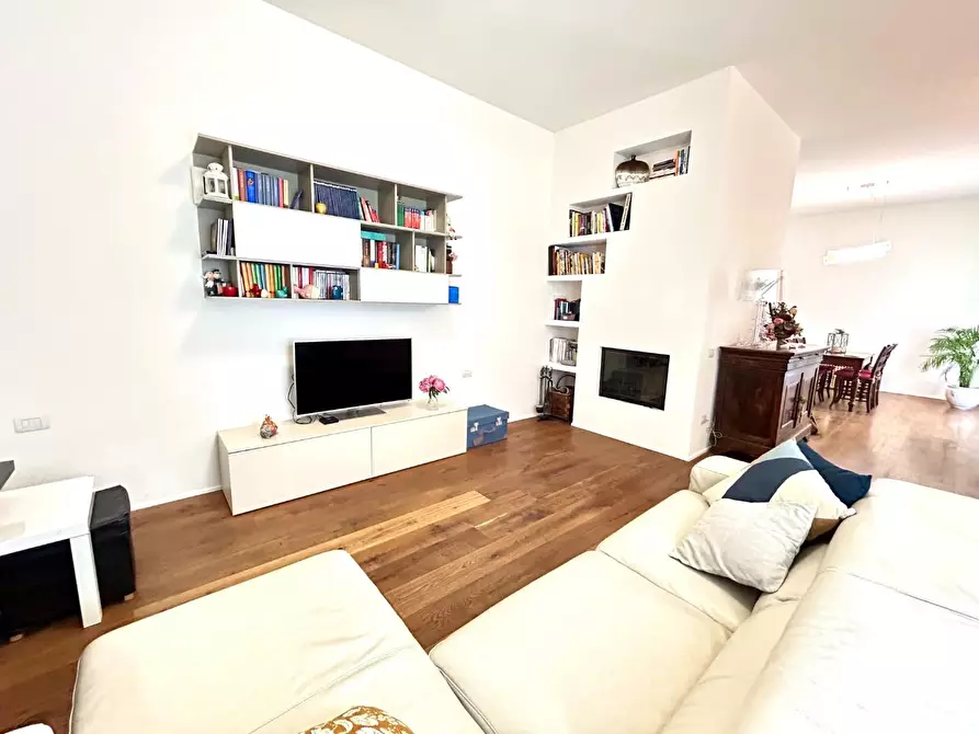 casa indipendente in vendita a Ponsacco