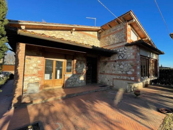 casa indipendente in vendita a Ponsacco