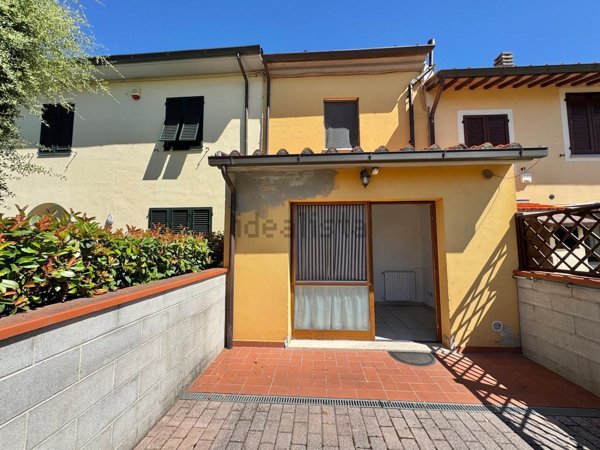 casa indipendente in vendita a Ponsacco