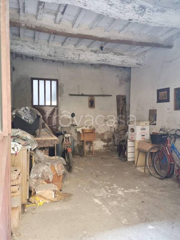 negozio in vendita a Ponsacco