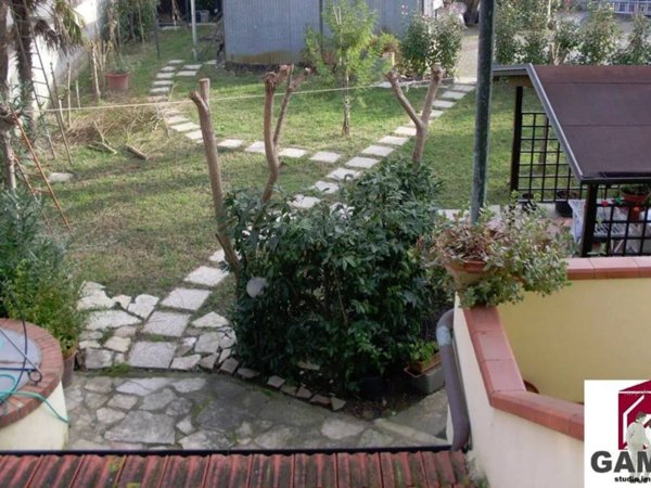 casa indipendente in vendita a Ponsacco