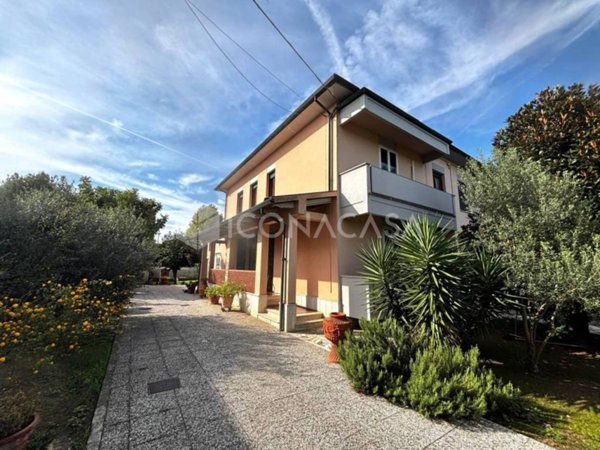 casa indipendente in vendita a Ponsacco