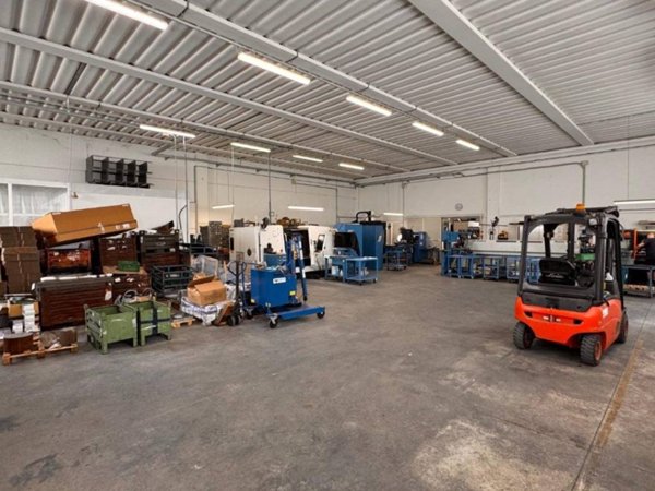 locale commerciale in vendita a Ponsacco