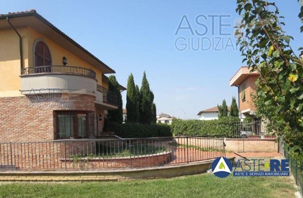 casa indipendente in vendita a Ponsacco