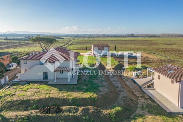 casa indipendente in vendita a Ponsacco