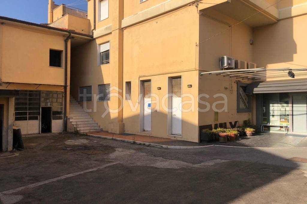 negozio in vendita a Ponsacco