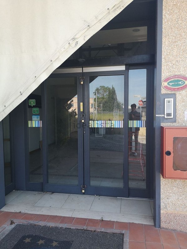 negozio in vendita a Ponsacco