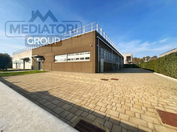 locale commerciale in vendita a Ponsacco