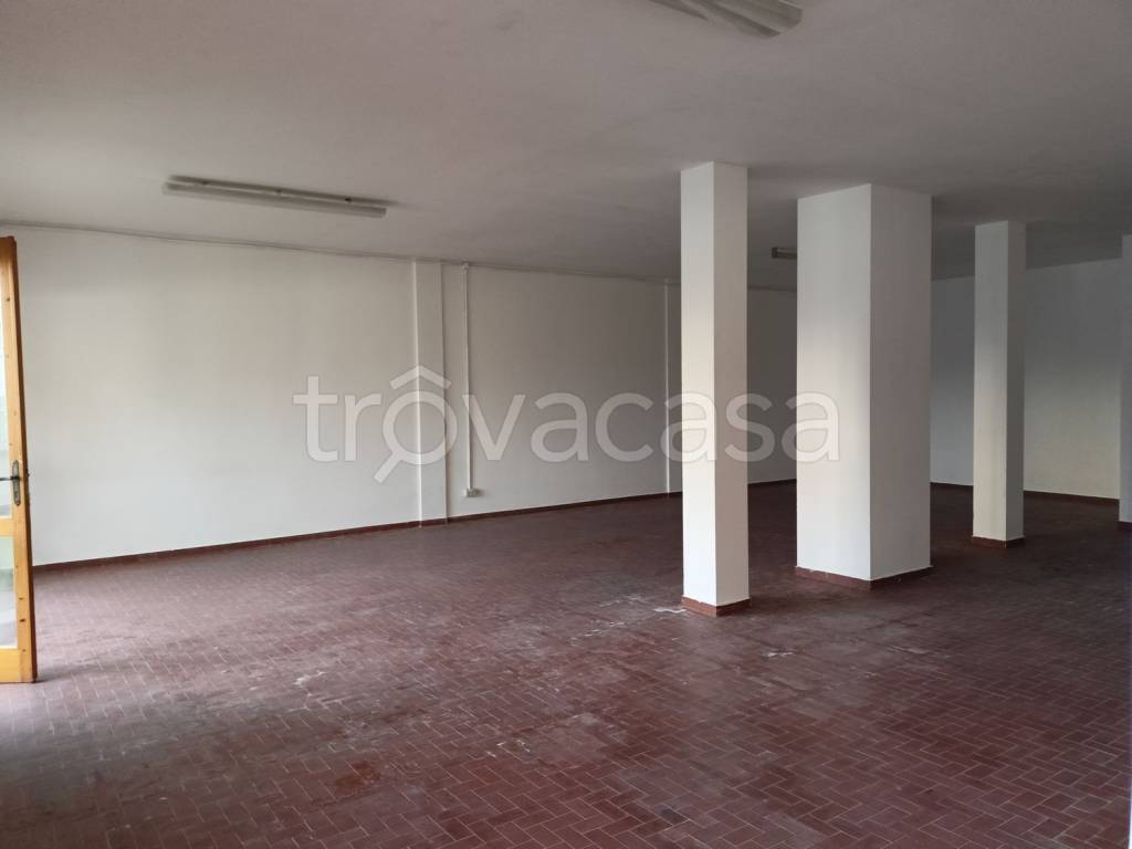 negozio in vendita a Ponsacco