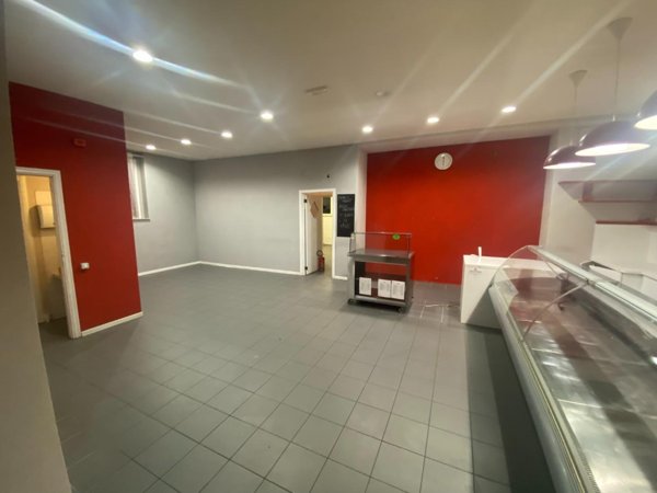 locale commerciale in vendita a Ponsacco