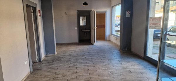 locale commerciale in vendita a Ponsacco