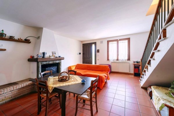 casa indipendente in vendita a Ponsacco