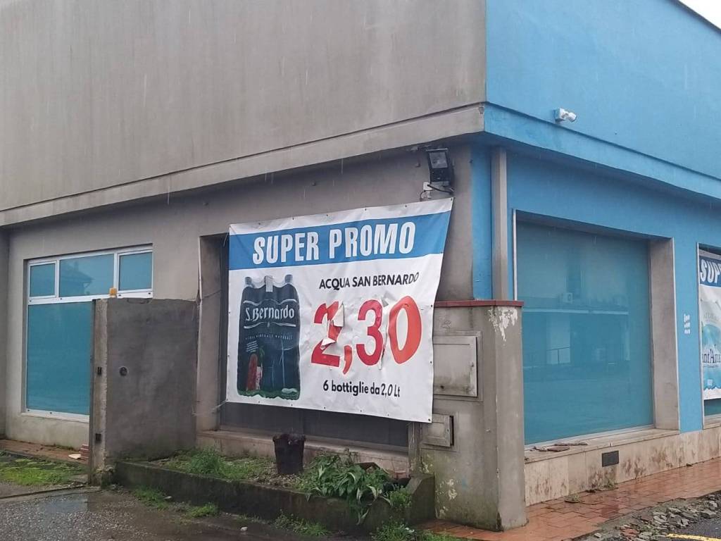 locale commerciale in vendita a Ponsacco