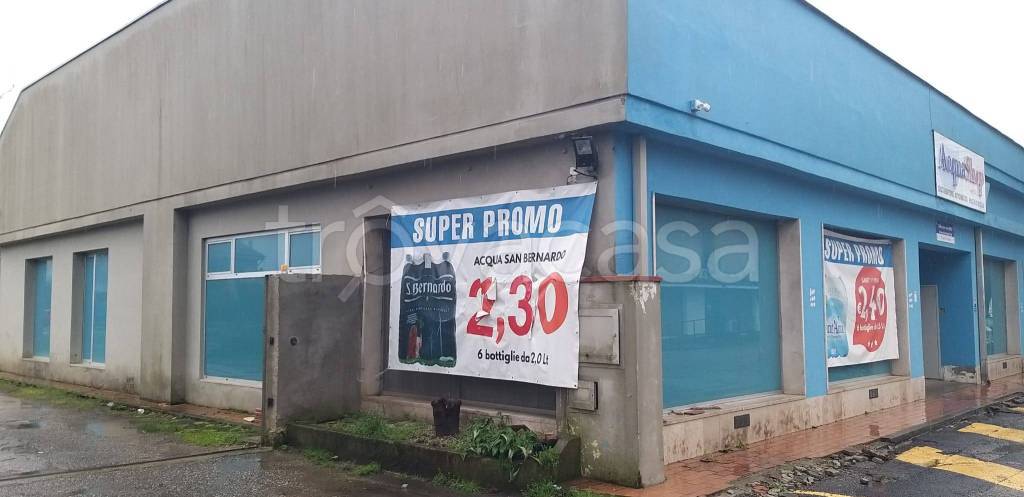 locale commerciale in vendita a Ponsacco