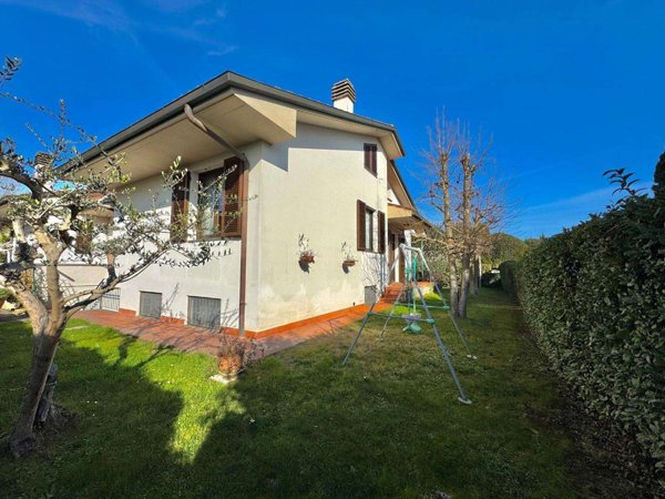 casa indipendente in vendita a Ponsacco