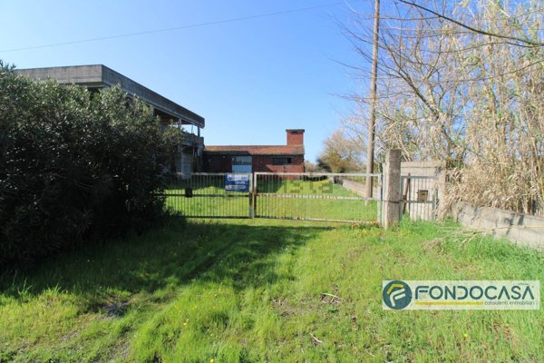 capannone in vendita a Ponsacco