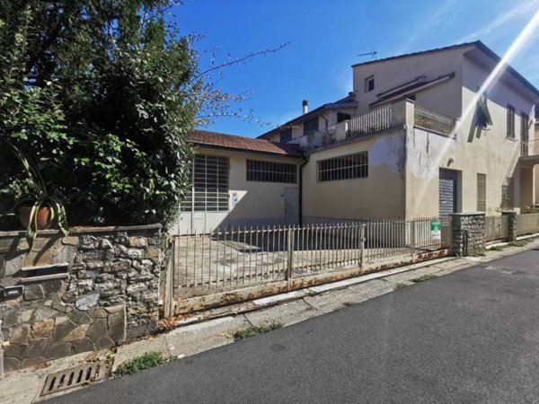 negozio in vendita a Ponsacco