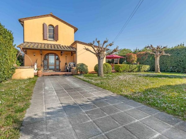 casa indipendente in vendita a Ponsacco