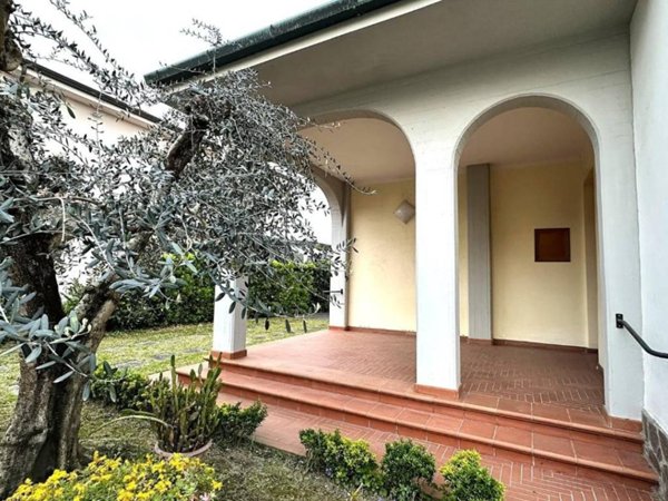 casa indipendente in vendita a Ponsacco