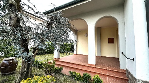 casa indipendente in vendita a Ponsacco