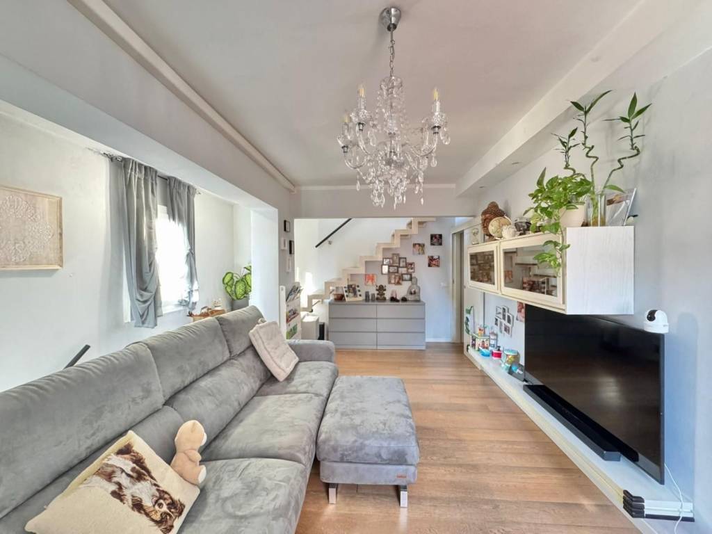 casa indipendente in vendita a Ponsacco