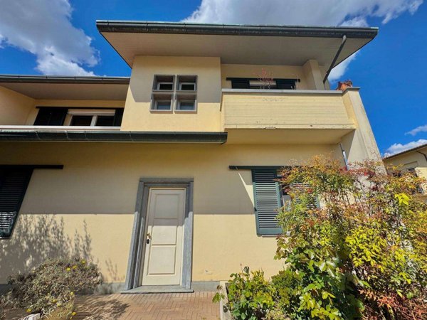 casa indipendente in vendita a Ponsacco
