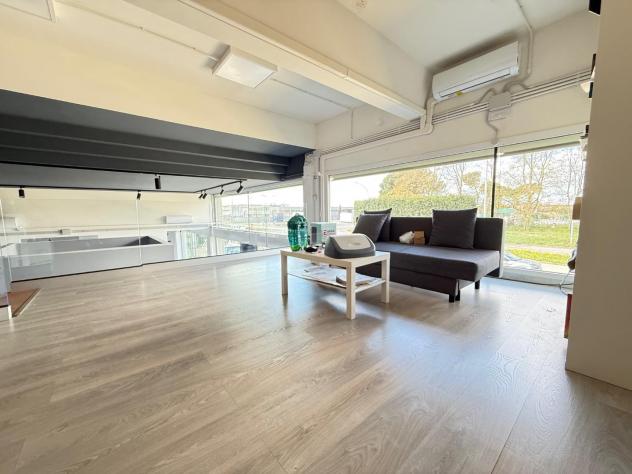 locale commerciale in vendita a Ponsacco