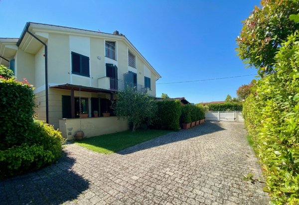 casa indipendente in vendita a Ponsacco