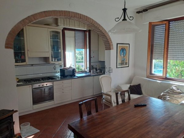 casa indipendente in vendita a Ponsacco