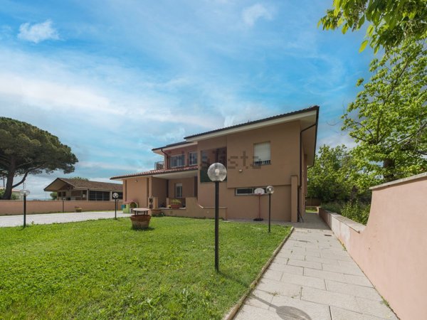 casa indipendente in vendita a Ponsacco