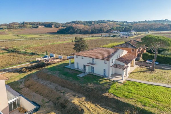 casa indipendente in vendita a Ponsacco in zona Camugliano