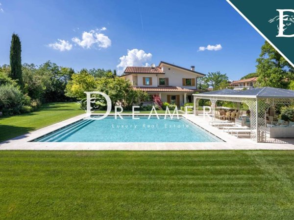 casa indipendente in vendita a Ponsacco in zona Camugliano