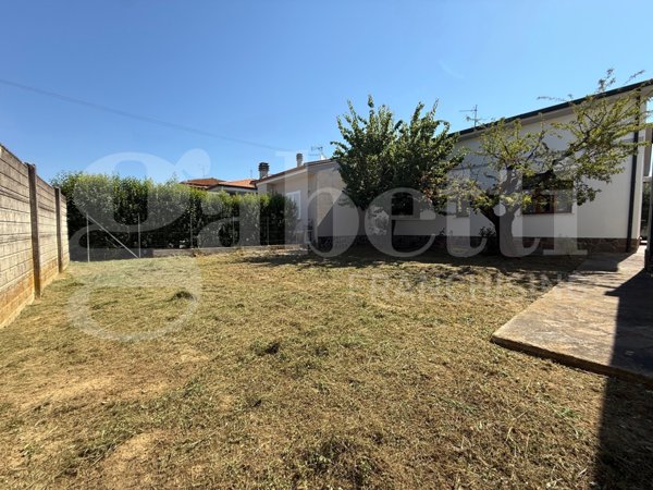 casa indipendente in vendita a Ponsacco