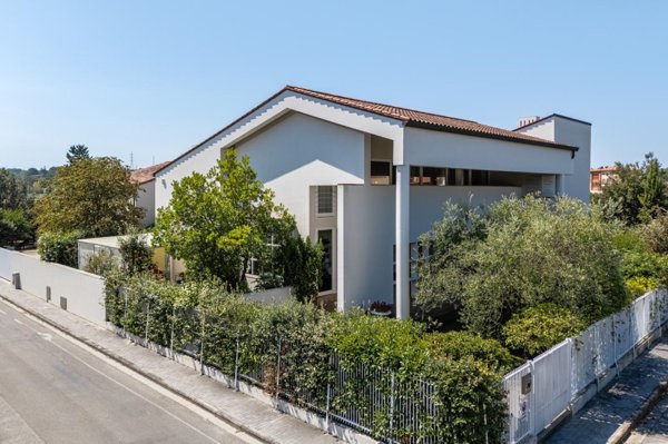 casa indipendente in vendita a Ponsacco