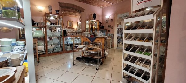 locale commerciale in vendita a Ponsacco