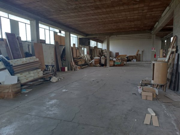 capannone in vendita a Ponsacco