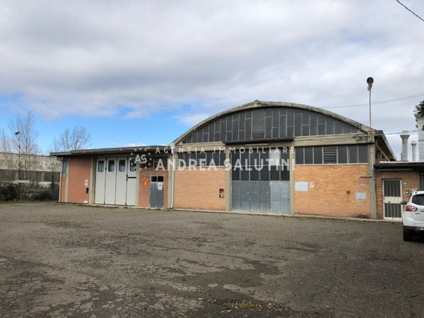locale di sgombero in vendita a Ponsacco