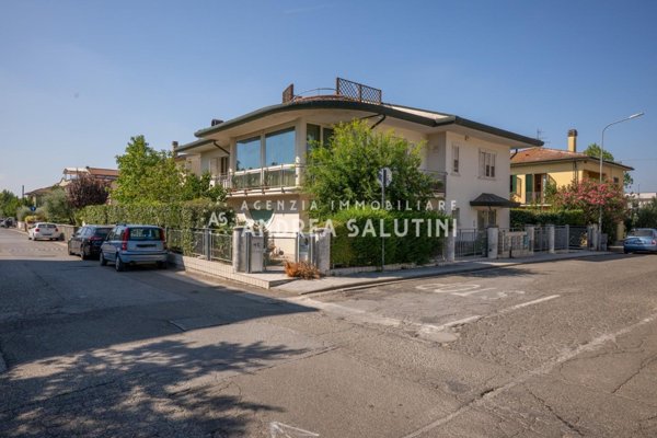 casa indipendente in vendita a Ponsacco