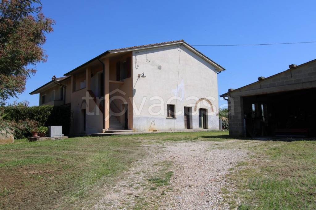 casa indipendente in vendita a Pontedera