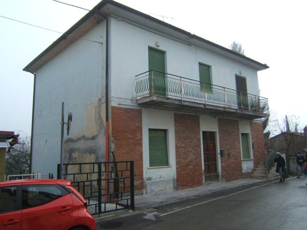 casa indipendente in vendita a Pontedera in zona Montecastello