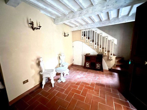 intera palazzina in vendita a Pontedera